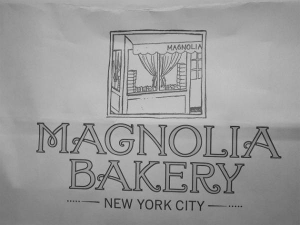 SATCで有名なMagnolia Bakery（マグノリアベーカリー）に行ってきたよ♪／カップケーキ／イースター photo 2